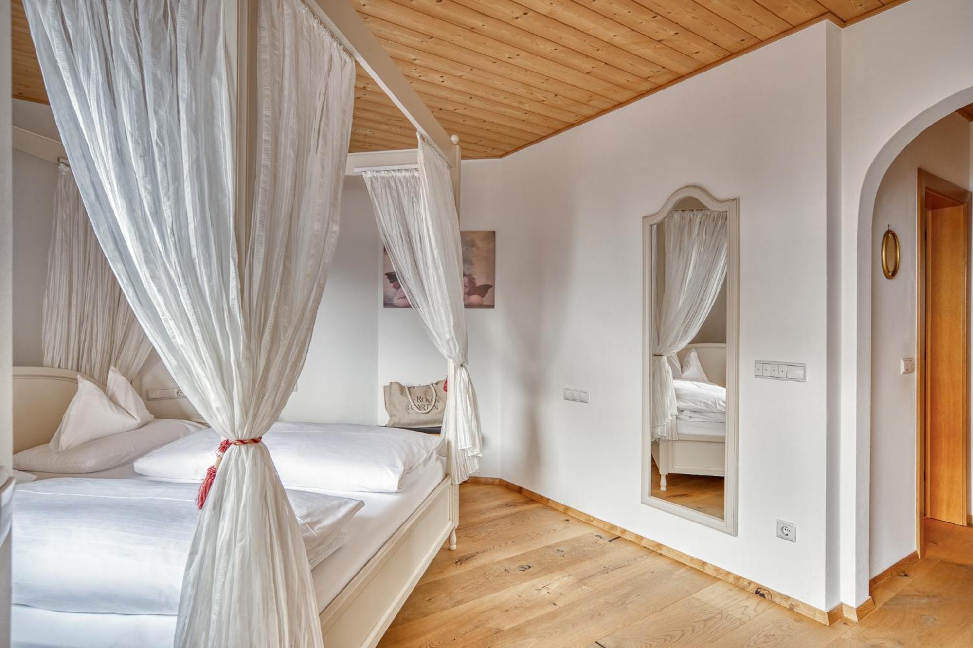 Hotel Berghaus Rosengarten Nova Levante Værelse billede